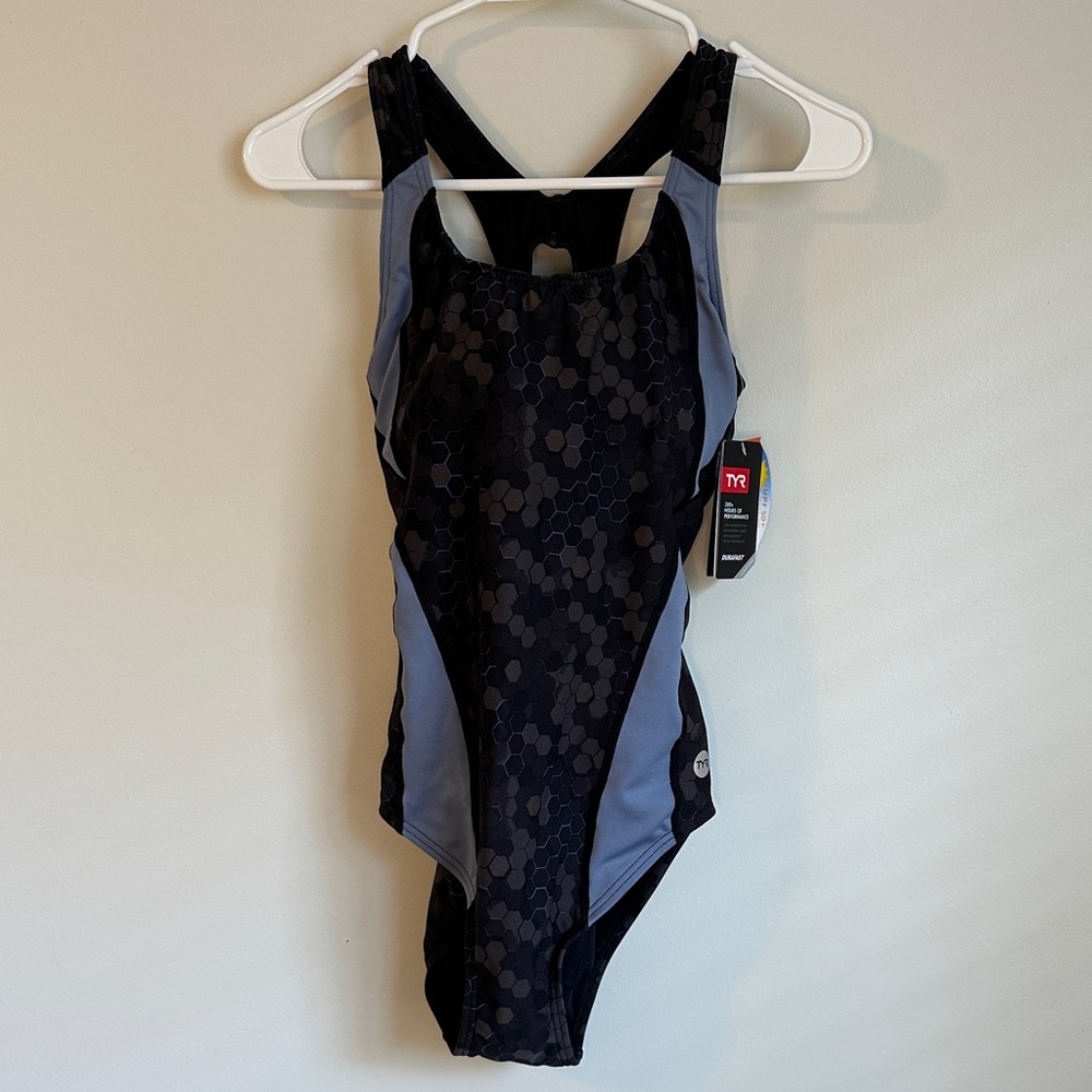 TYR Carbon HEX Max Splice Training One Piece Swimsuit Size 8 - NWT